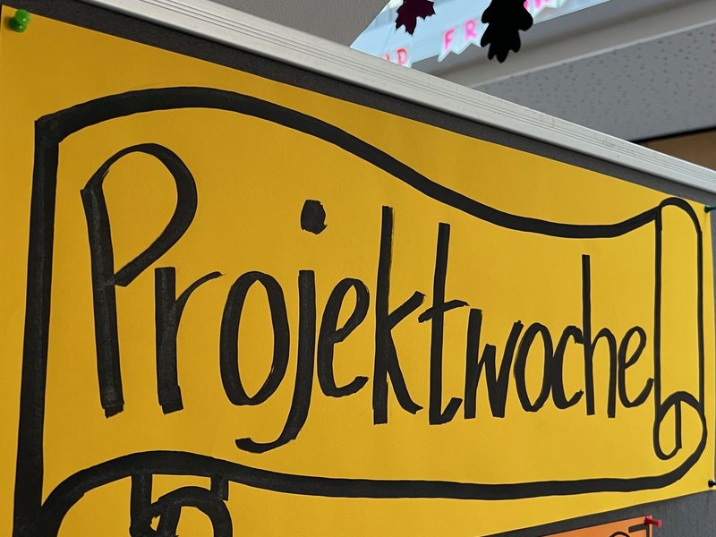 Titelbild für Beitrag: Projektwoche Literatur und Mechthildtag – Eine Reise durch Geschichten, Wörter und Fantasie